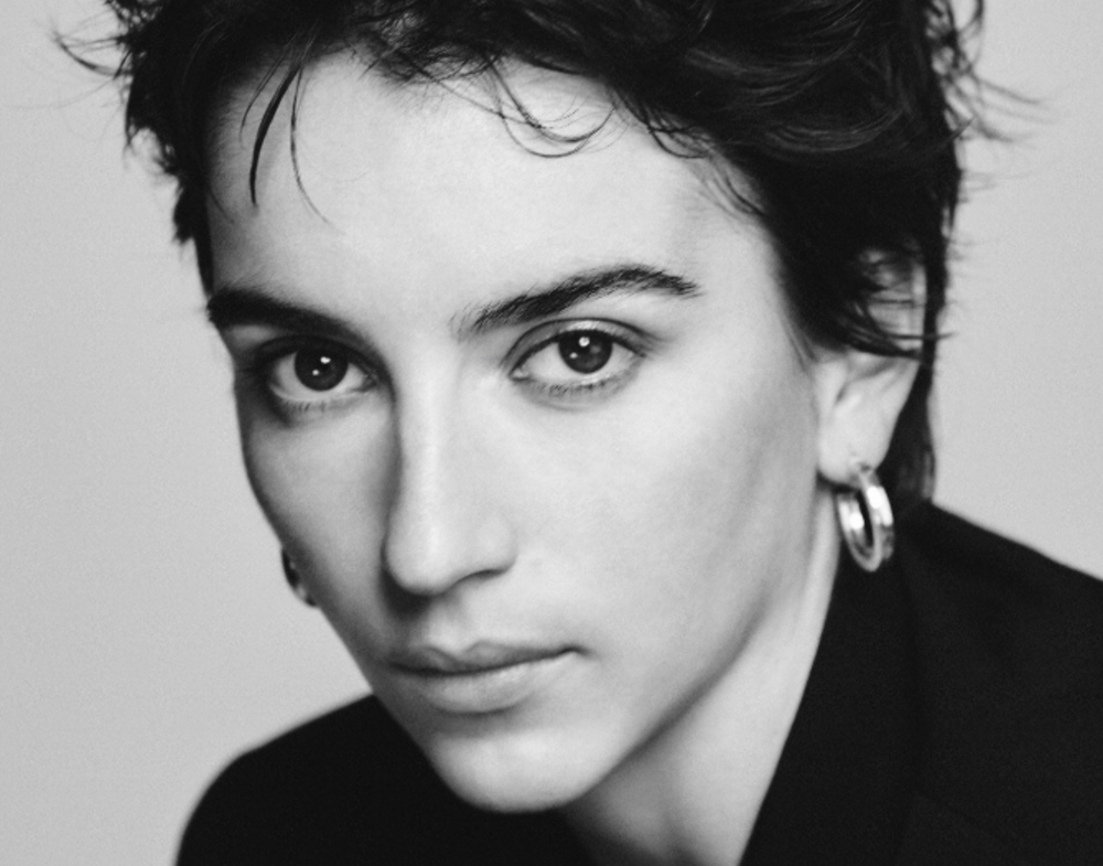 (link: https://youtu.be/7p4W7ko3z0Y text: Marine Serre) - © Galerie des Galeries