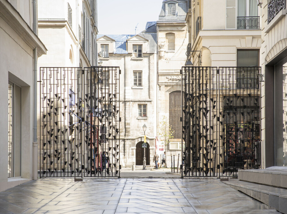 Art - © GALERIE DES GALERIES