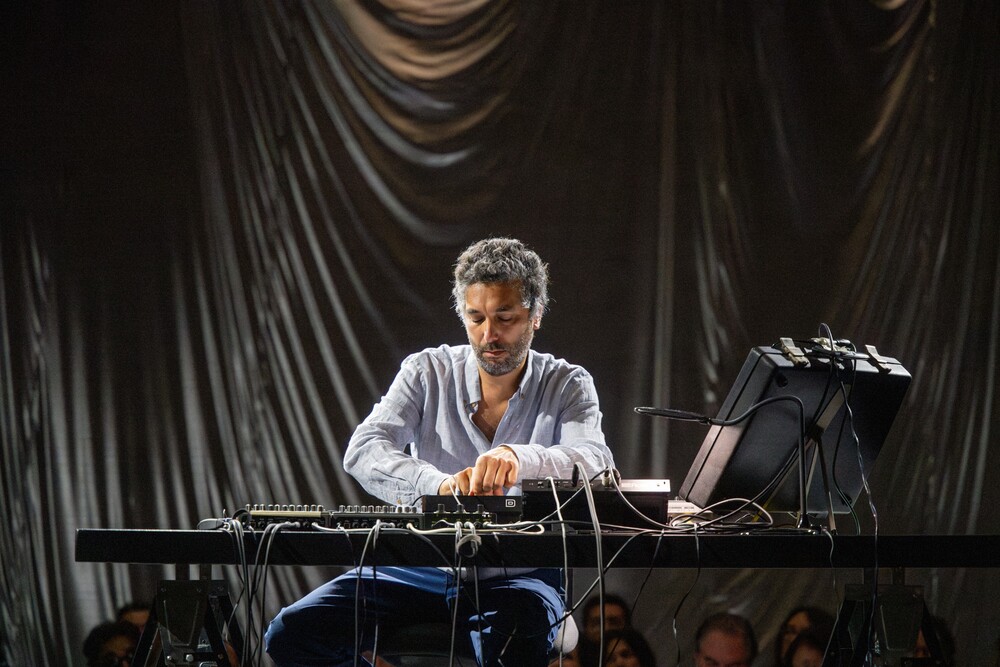 BY NIGHT "LIVE" - © Galerie des Galeries