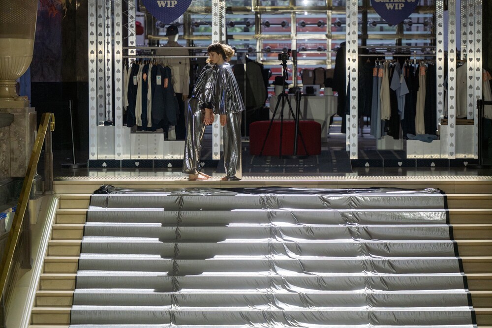 BY NIGHT "LIVE" - © Galerie des Galeries