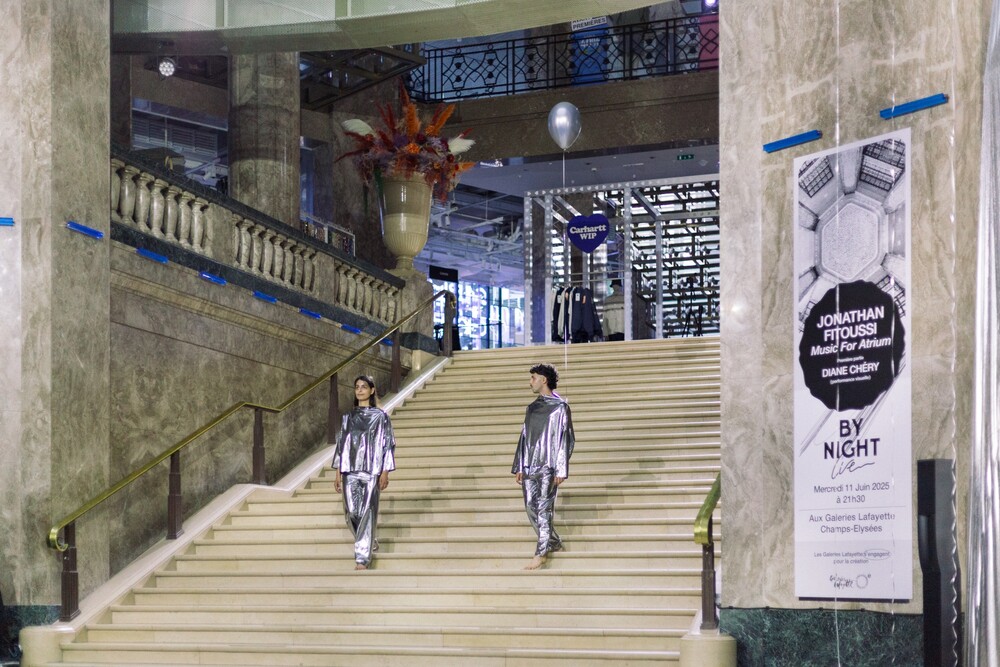 BY NIGHT "LIVE" - © Galerie des Galeries