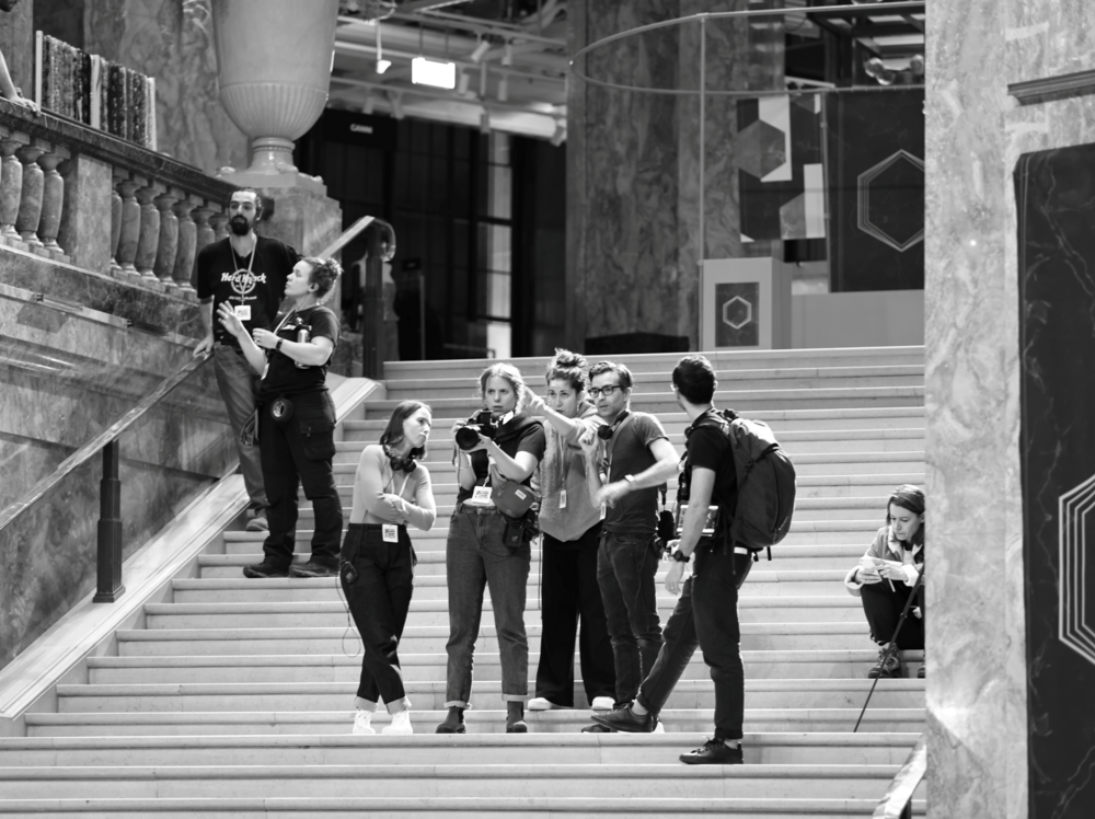 Deux personnes <BR> échangeant de la salive - © Galerie des Galeries