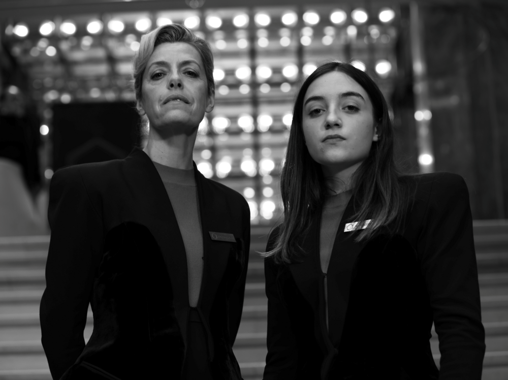 Deux personnes <BR> échangeant de la salive - © Galerie des Galeries