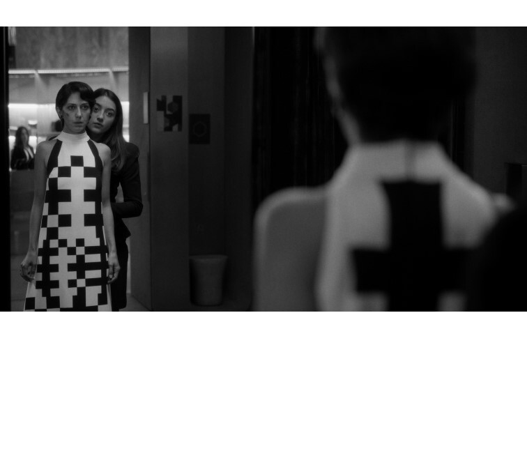 Deux personnes <BR> échangeant de la salive - © Galerie des Galeries