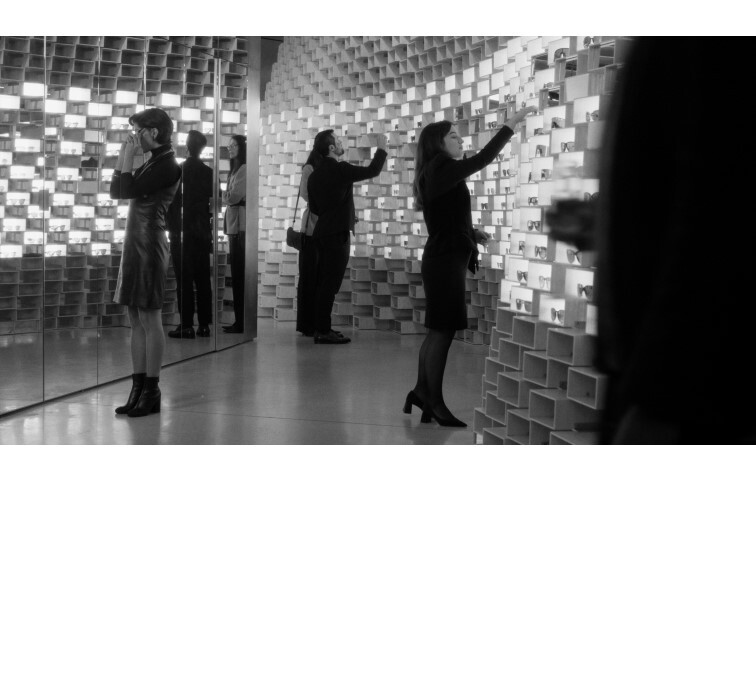 Deux personnes <BR> échangeant de la salive - © Galerie des Galeries