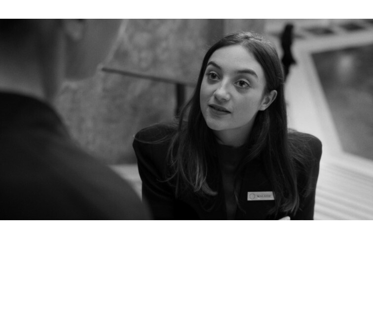 Deux personnes <BR> échangeant de la salive - © Galerie des Galeries