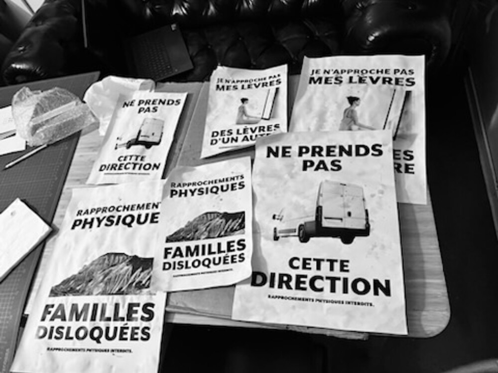 Deux personnes <BR> échangeant de la salive - © Galerie des Galeries